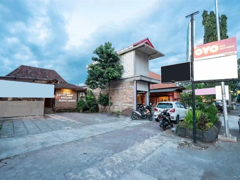 Oyo 2380 Alea Guesthouse Muntilan Exterior foto
