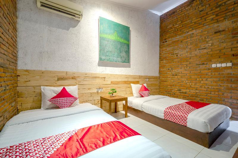 Oyo 2380 Alea Guesthouse Muntilan Exterior foto